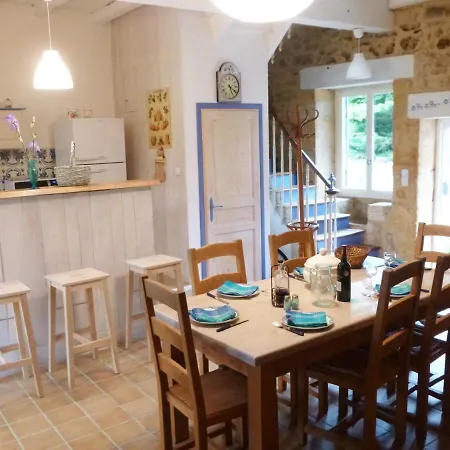 Nyaraló Gite Lamarmette, Tout Confort, Calme , Piscine Privative, Borne Ve, Naturisme