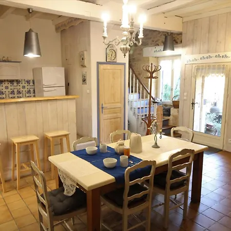 Nyaraló Gite Lamarmette, Tout Confort, Calme , Piscine Privative, Borne Ve, Naturisme